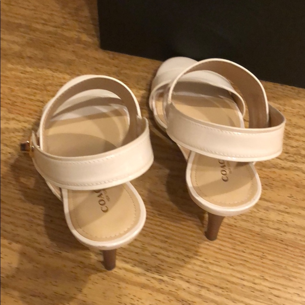 EUC Coach *Marla* Patent Leather Heels with Gold Accent Stacked Heel - Picture 4 of 12